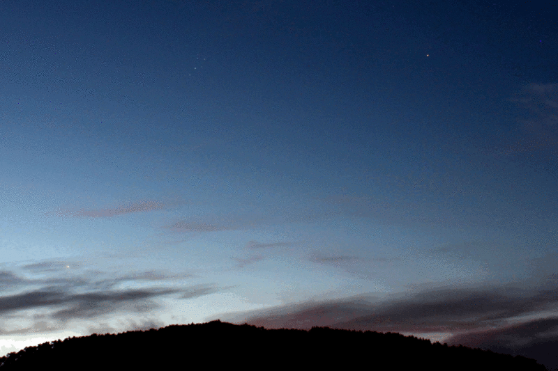 File:Jupiter-mars-plejaden 2024-07-08 IMG 2438 engl.gif