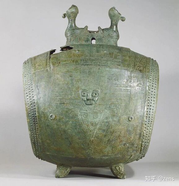 File:Shang-dynasty bronze drum with divine-figure motif, in the collection of the Sen-oku Hakukokan Museum, Japan.jpg